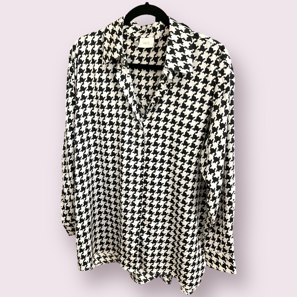 Nia Long Sleeved Patterned Button Up Blouse